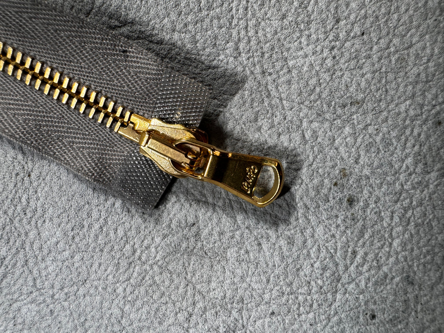Lampo 6 Grey Brass Zipper | 24 Inches | Brass Teeth