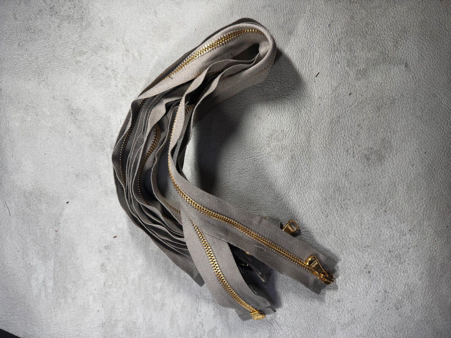 Lampo 6 Grey Brass Zipper | 24 Inches | Brass Teeth