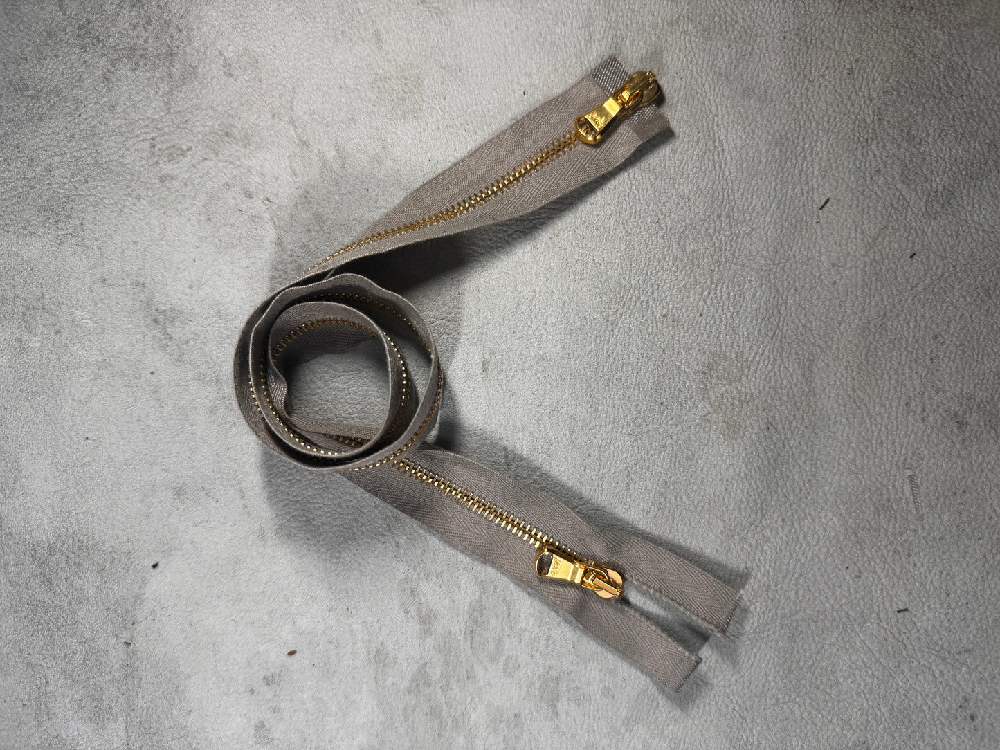 Lampo 6 Grey Brass Zipper | 24 Inches | Brass Teeth