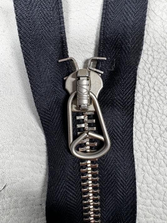 Universal - One Way Separating Zipper || BLACK